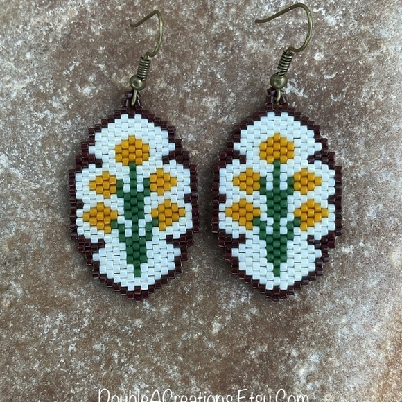 Tan Flowers Beaded Earrings, New, Handmade by Me - Picture 5 of 10